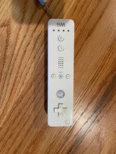 Wii (FREE SHIPPING), Two controllers, Two Nunchucks, Wiring, Motion Censor, (USED) (TESTED)